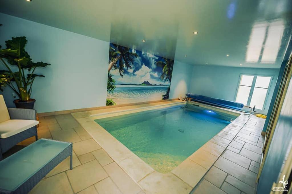 Maison Piscine Interieure Et Garage Труа Экстерьер фото